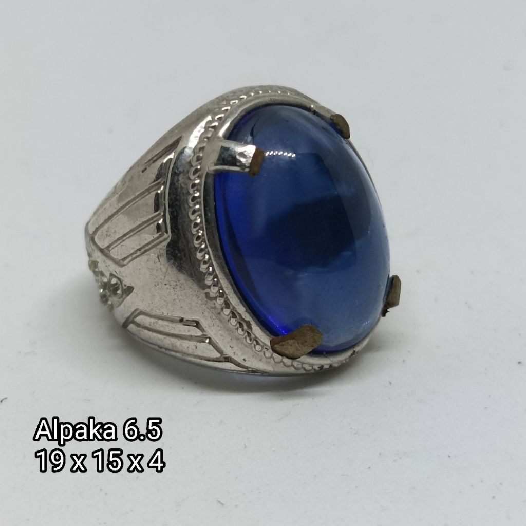 Akik imitasi king safir.