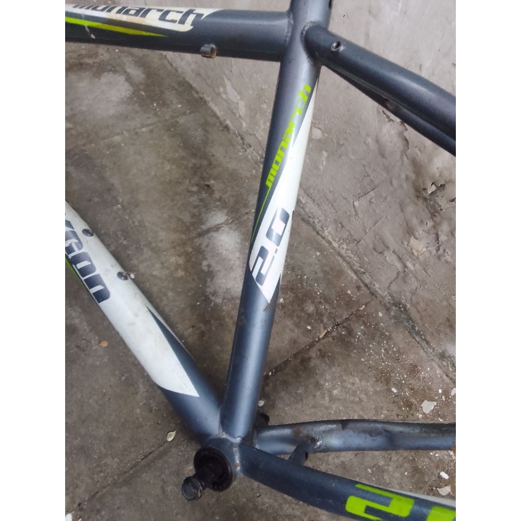 Frame Polygon Monarch 2.0 size M Ready selama Iklan Ada