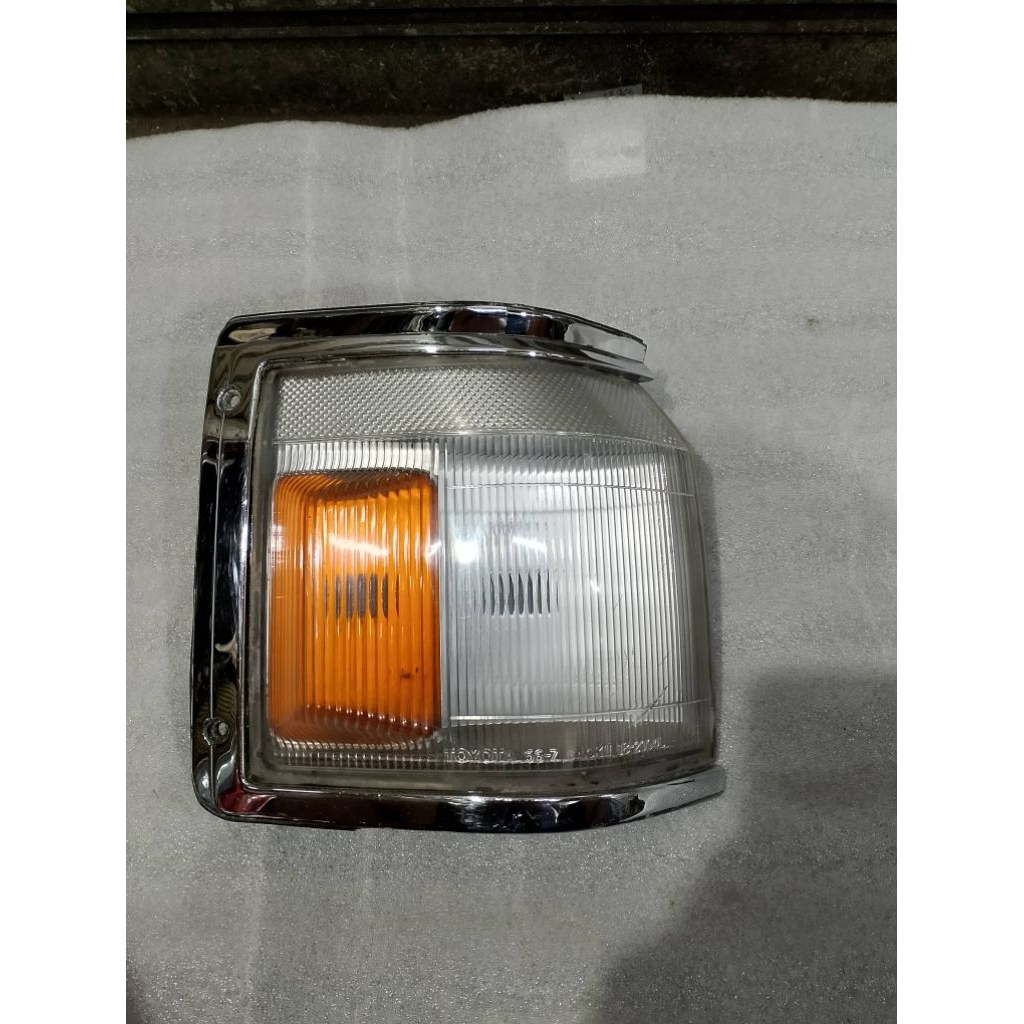 lampu sein Toyota kijang grand original copotan kanan Rh