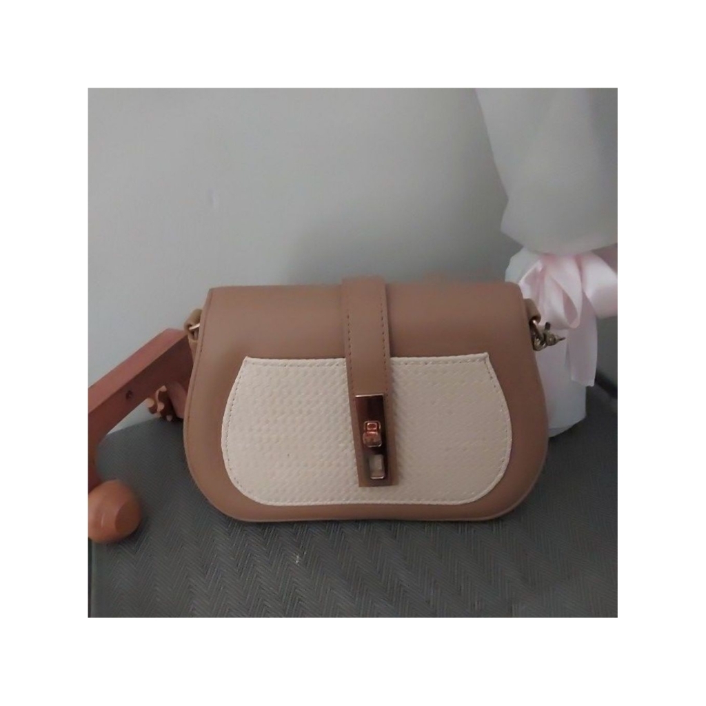 PRELOVED tas slempang JIMS HONEY