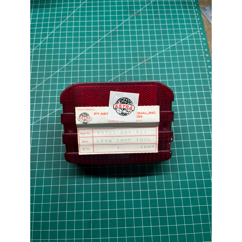 MIKA STOPLAMP BELAKANG ORIGINAL ASTRA GL 100 C700 WIN 100 WARNA MERAH NE