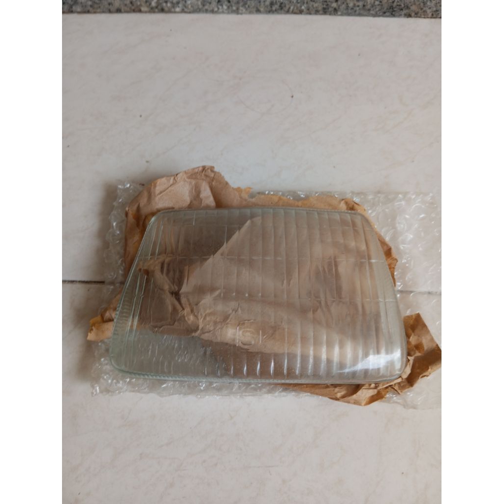 mika kaca lampu depan Honda supercub C700 C800 baru NOS.