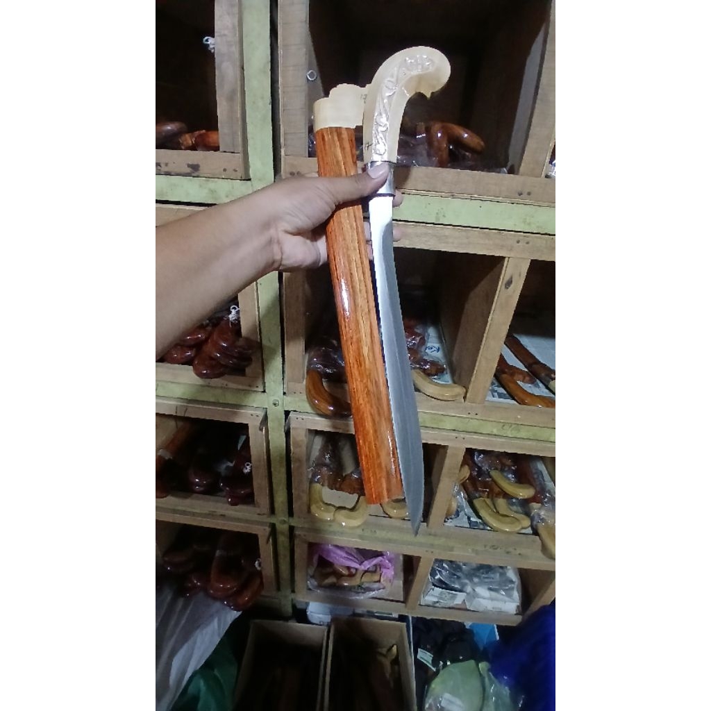 Perkakas Bugis Barsenso Gagangnya diukur