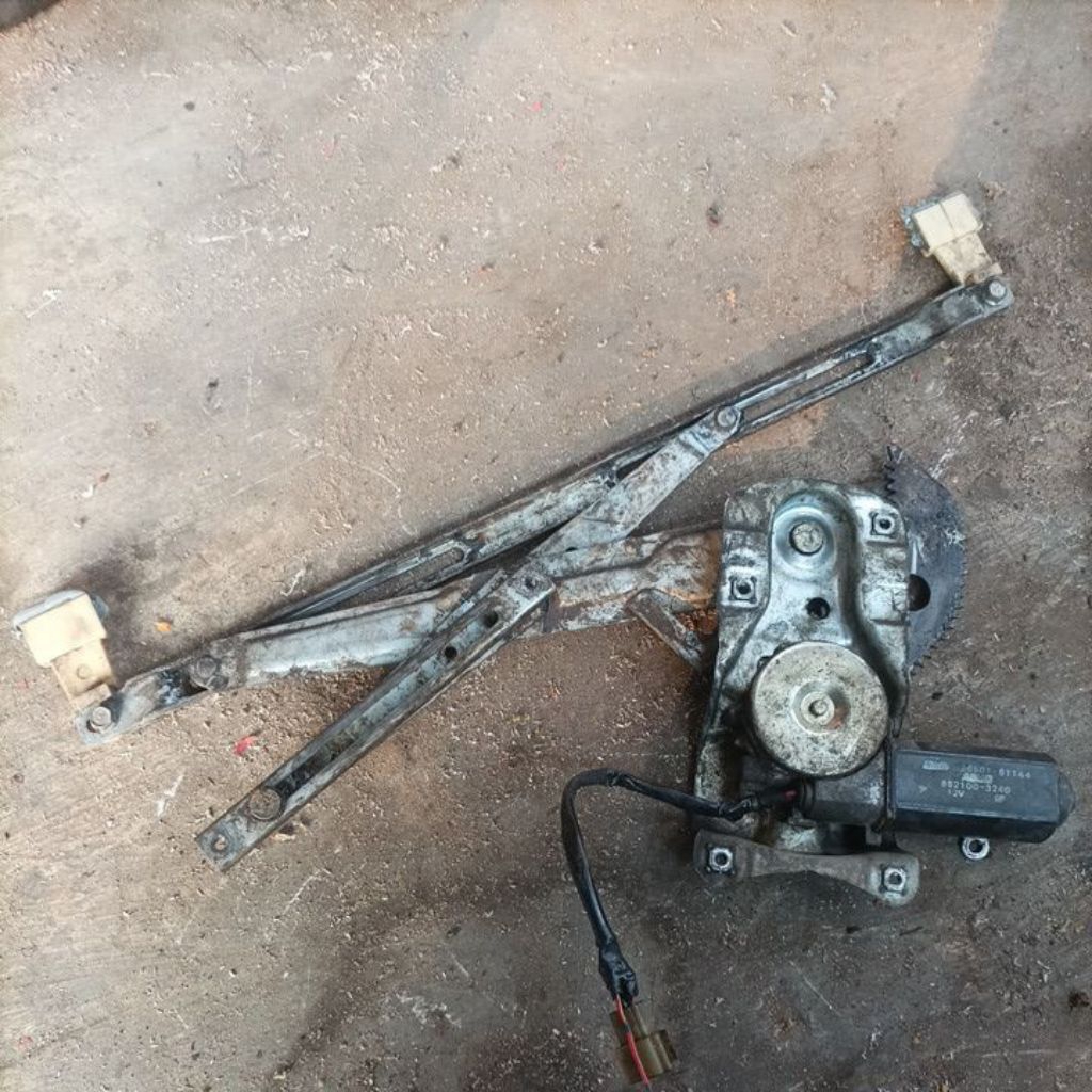Regulator power window kiri depan mazda 626 SGX