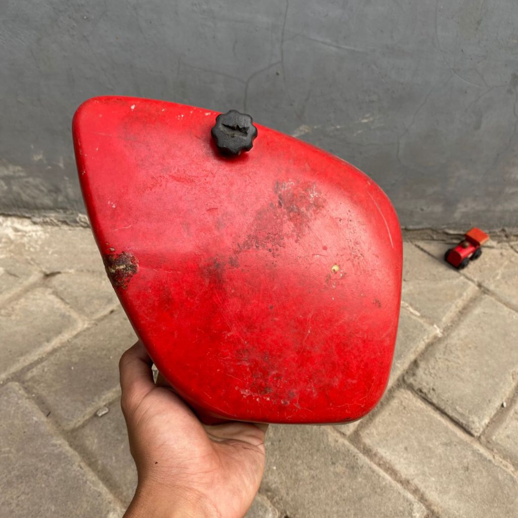 tutup aki tepong aki kanan suzuki fr80 original