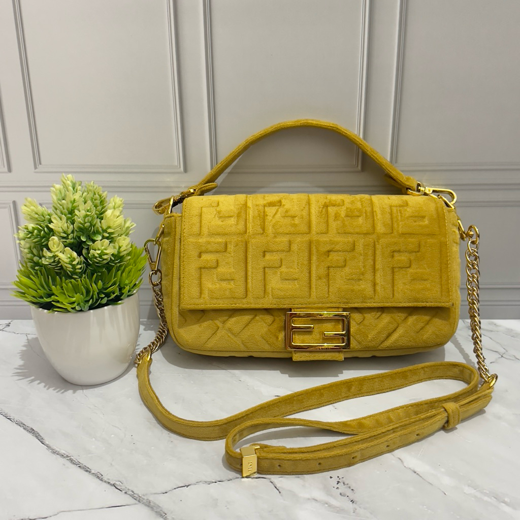 Tas Preloved/Second Fendoy ~ Fend*y Baguette Zucca Embosed Velvet
