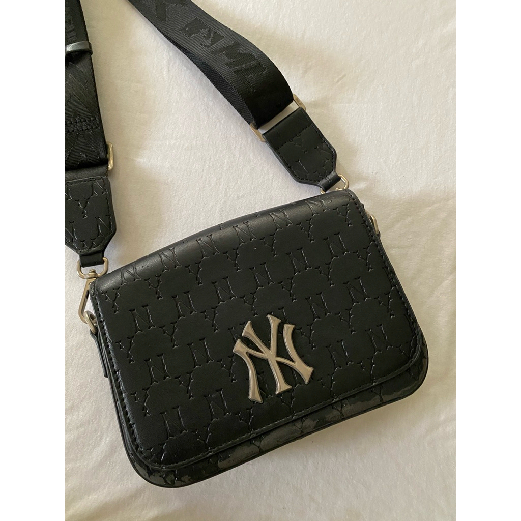Preloved - MLB Sling Bag