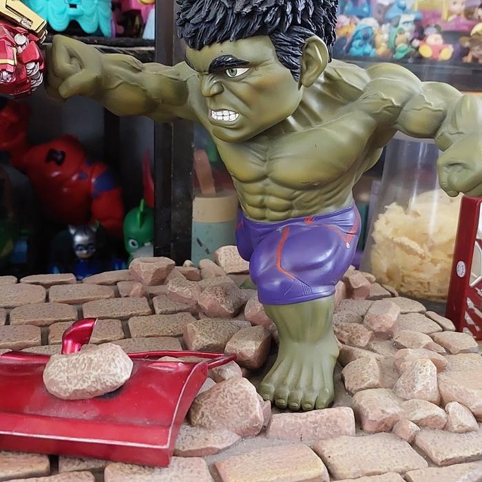 hulk beast kingdom statue figure