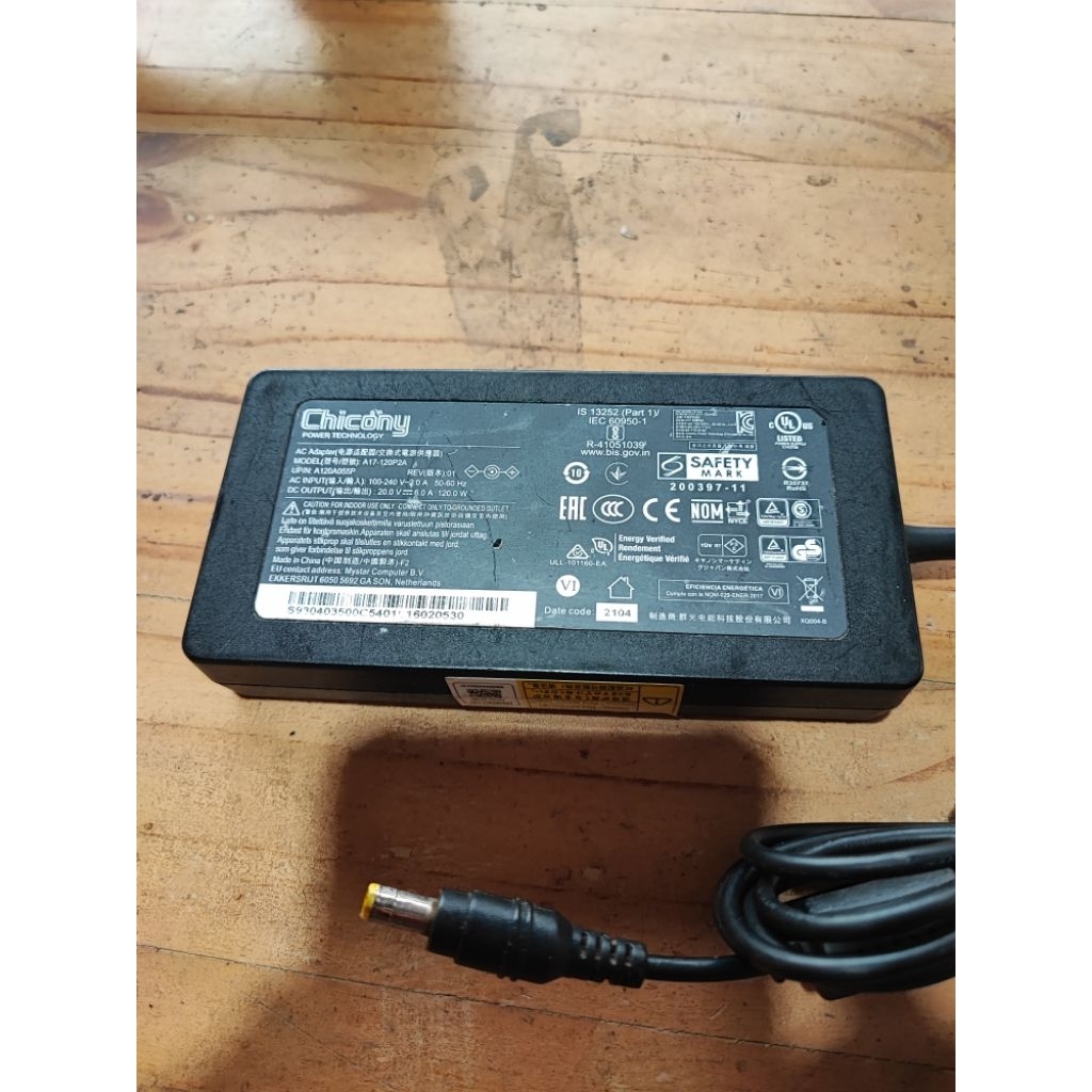 Adaptor CHICONY A17-120P2A  20V 6A 120W  Jack 5,5mm Lubang besar