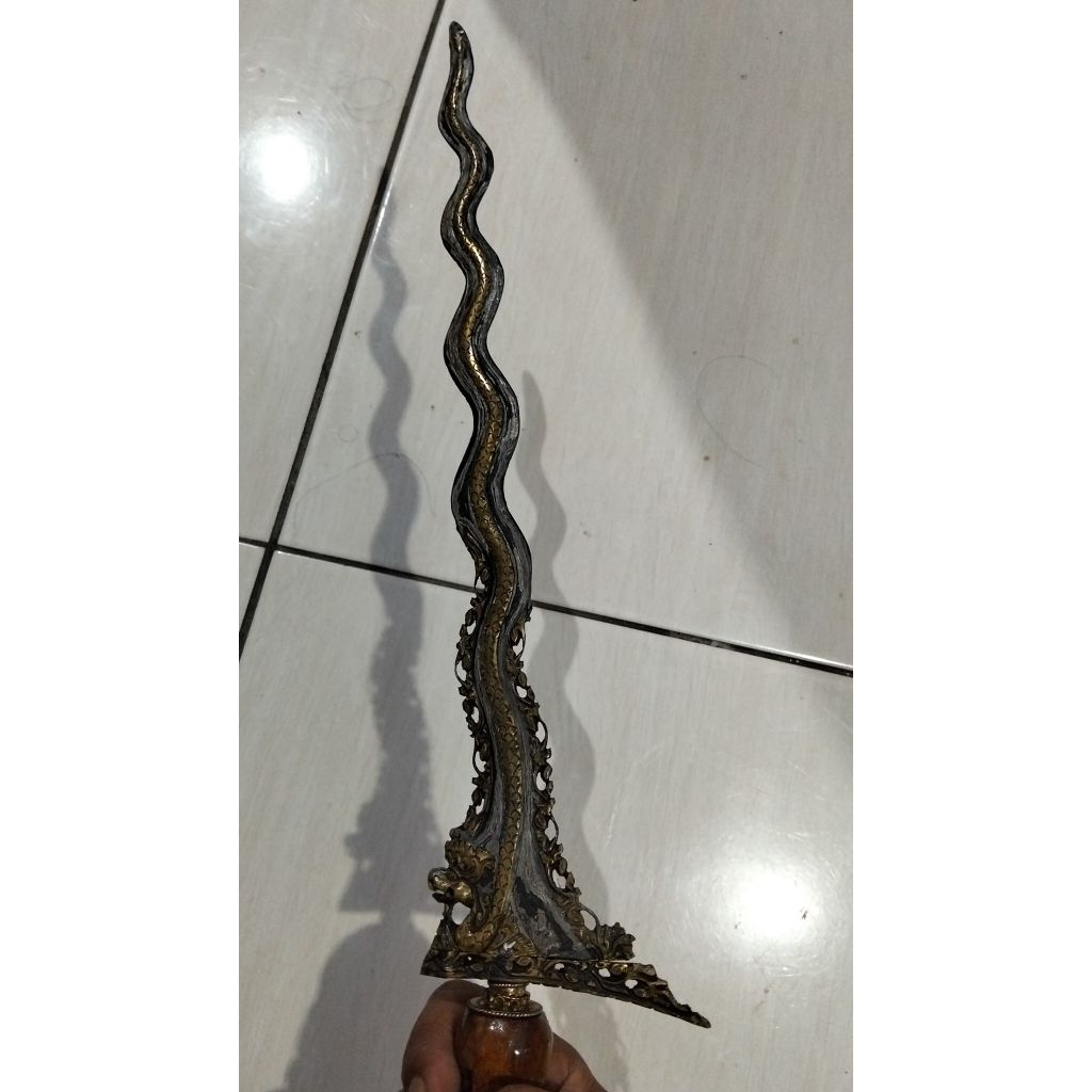 keriis pajangan dinding, Nogo Sosro, kinatah, sepuh