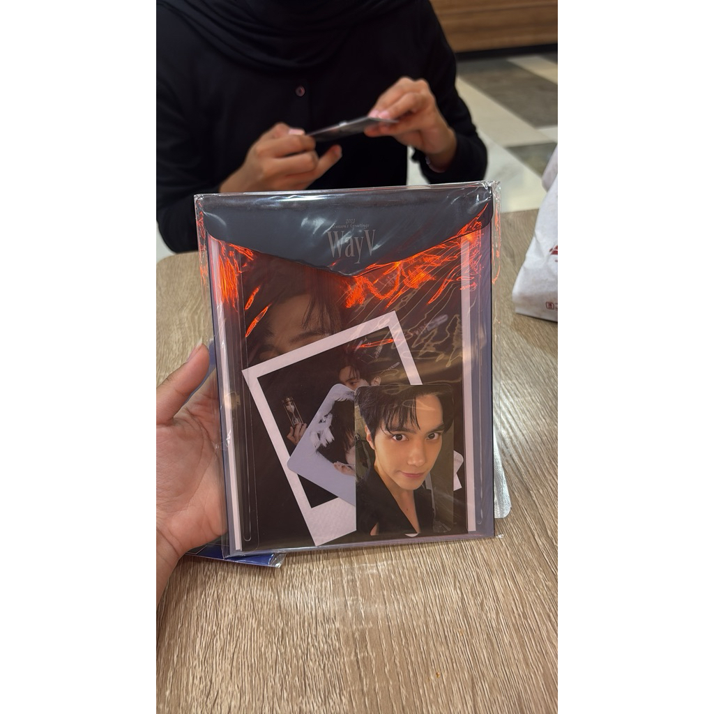 hendery sg23 kwangya official merch wayv