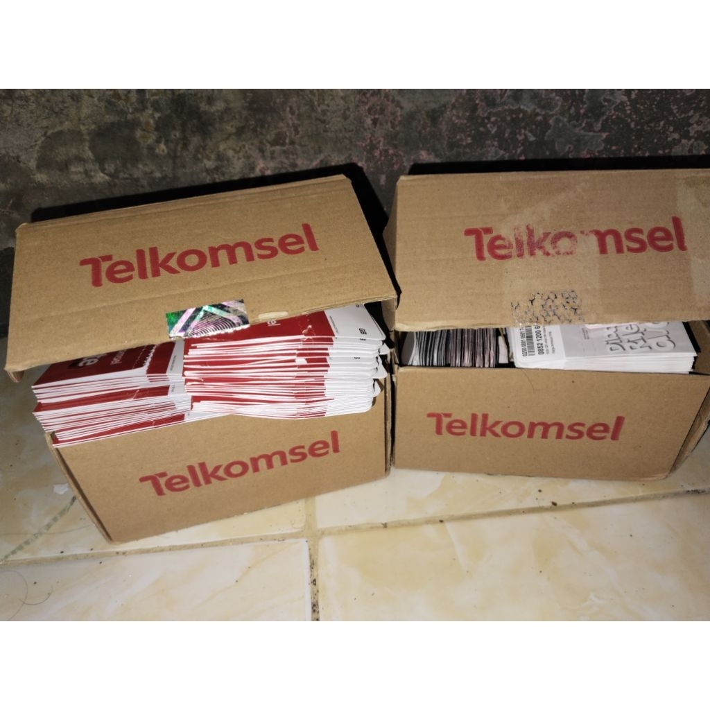 Kartu perdana Telkomsel per Box