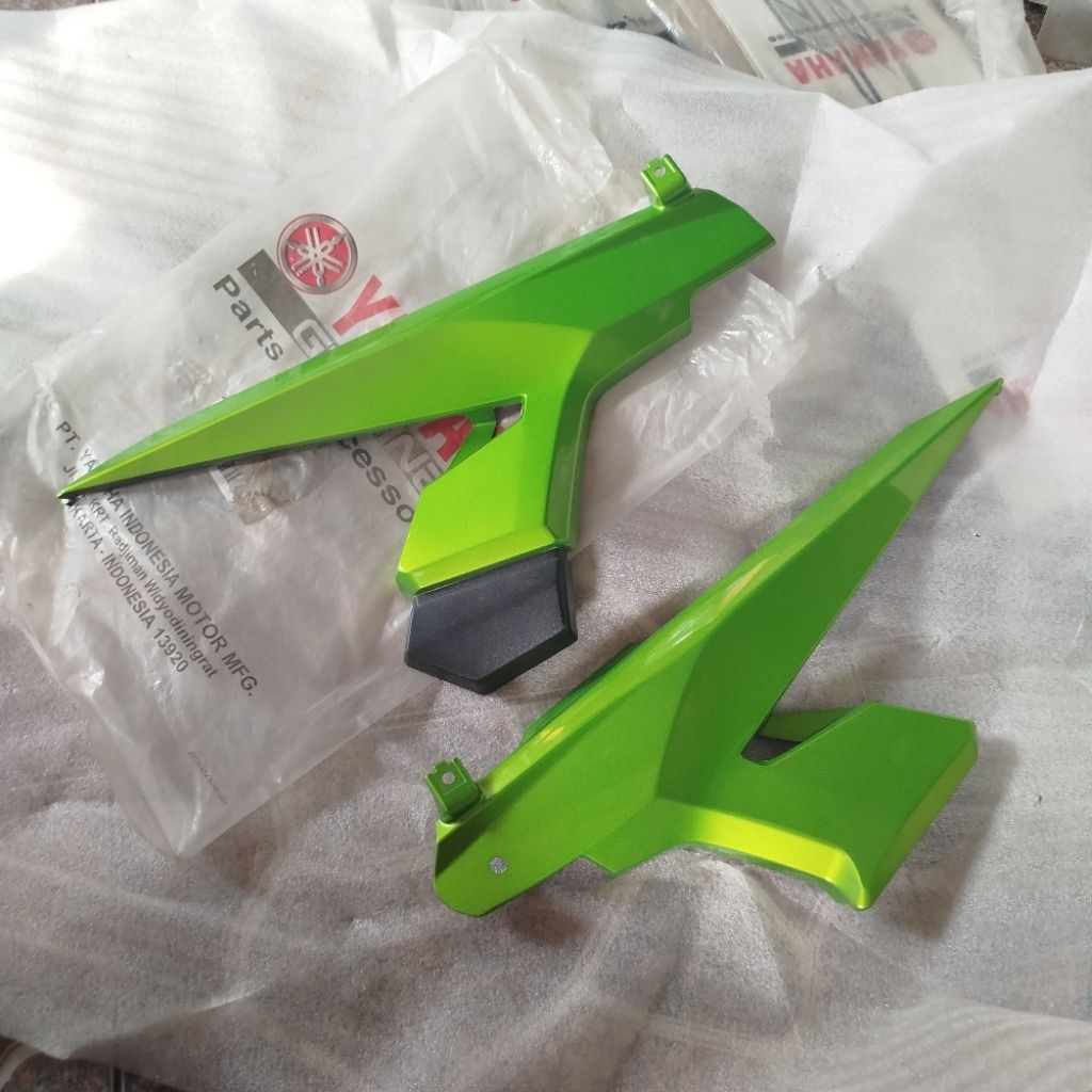 Sambungan Tengah Cover Body Belakang Jupiter MX Old New hijau Original YGP
