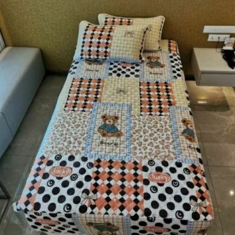 PRELOVED SPREI WATERPROOF 160X200/SPREI MOTIF WATERPROOF
