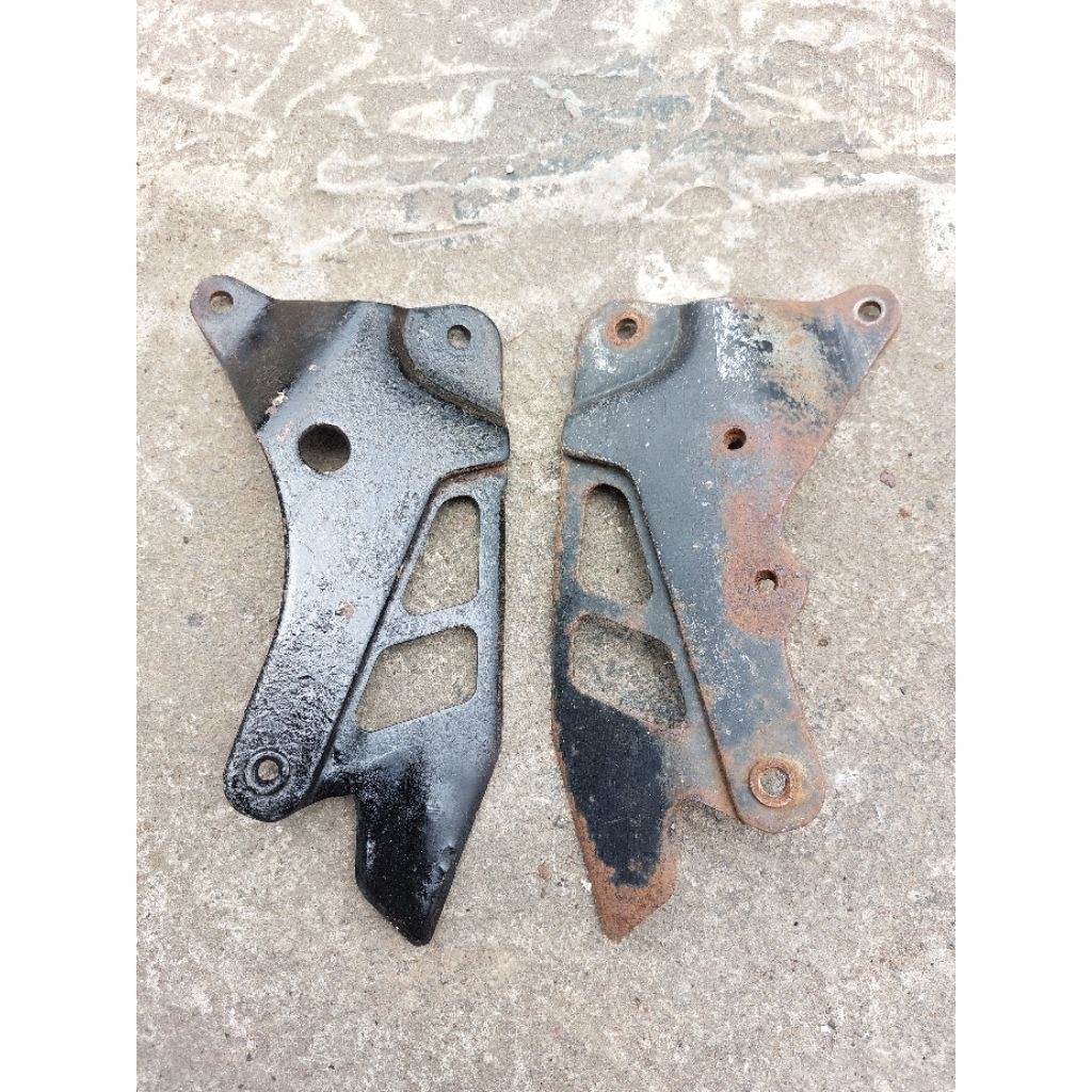 Postep Footstep Belakang Suzuki Crystal Tune Original