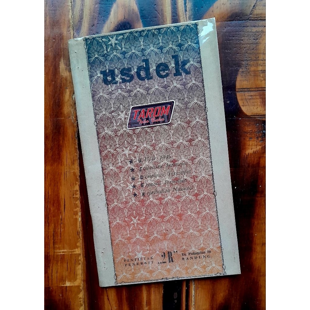 USDEK (UUD 45, Sosialisme Indonesia, Demokrasi Terpimpin, Ekonomi Terpimpin, Kepribadian Nasional) :