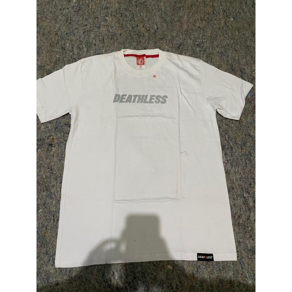 kaos deathless putih