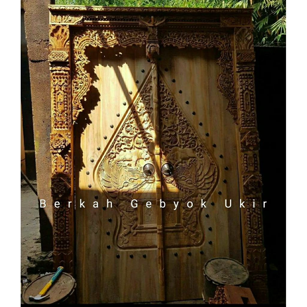 pintu gapura gebyok minimalis /pintu klasik modern ful kayu jati ukir gunungan