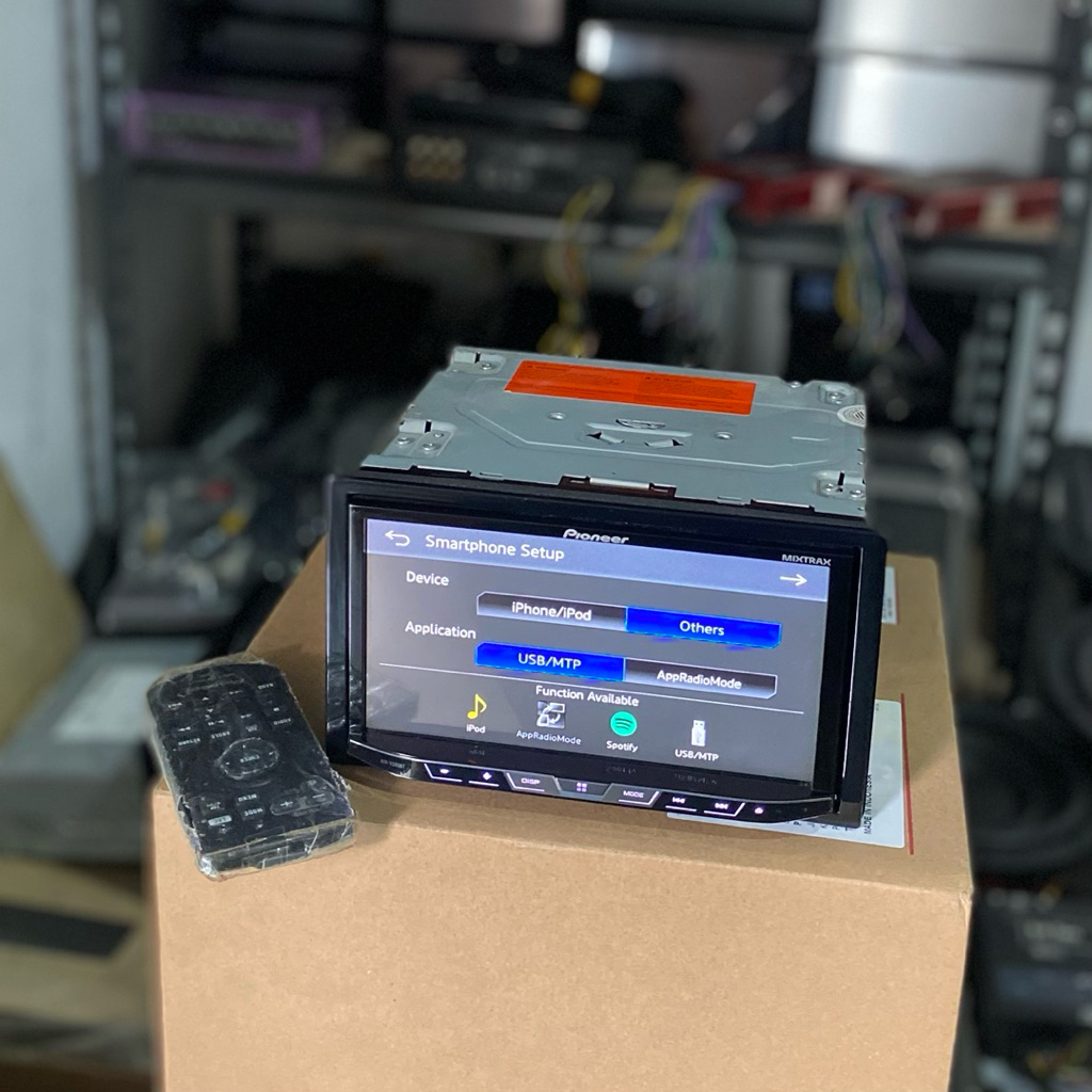 Head Unit Double Din Merk Pioneer AVH-X5950BT ukuran 7 inch