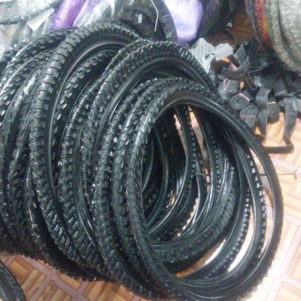 BAN SEPEDA GUNUNG  UKURAN 24 X 195....HITAM