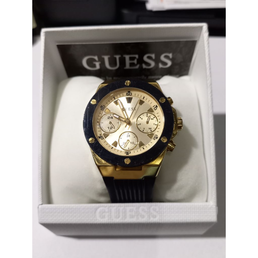 Jam Tangan GUESS Bekas / Penggunaan belum 1 tahun