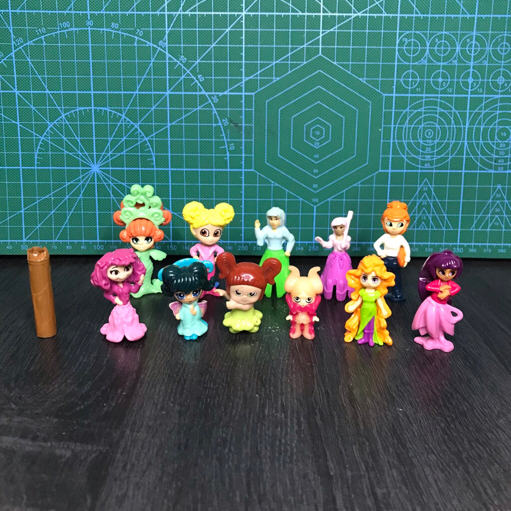Mainan Preloved Mini Figure Character Princess Mix 11pcs Take all