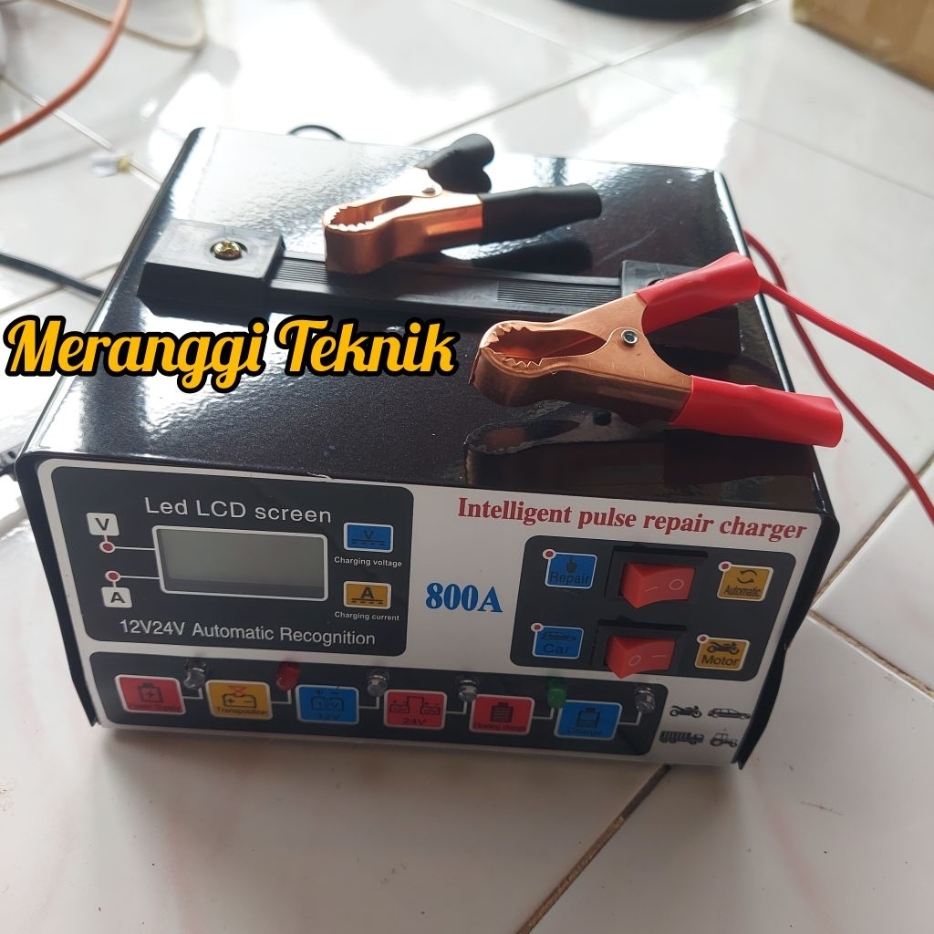 id5164 Charger aki 12 24 volt cas aki elektrik otomatis 800 A hitam motor mobil