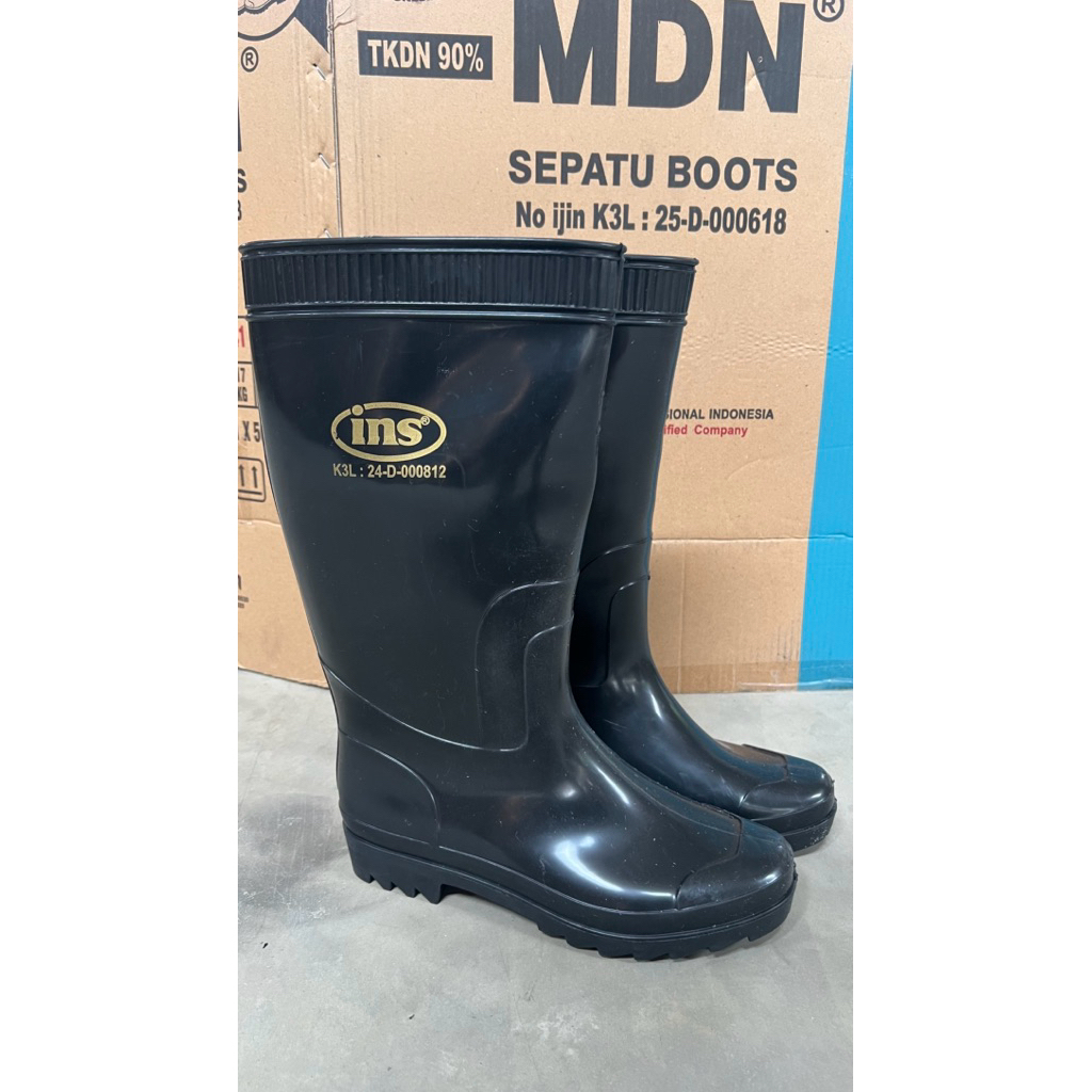 Cuci Gudang Sepatu Boots Hitam Ins