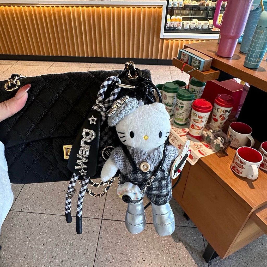 Gantungan Tas Bag Charm Boneka Hello Kitty Lv Channel Miu Sanrio Aestehtic Strap Bag Keychain Carabi