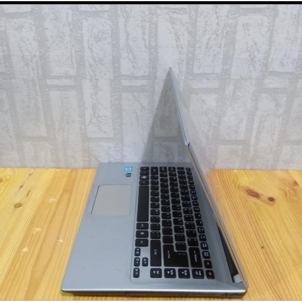 Acer aspire V5 471pg