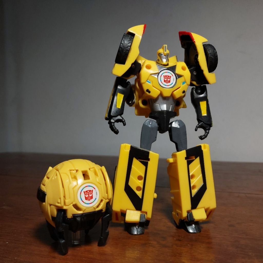 Transformers Adventure Robots in disguise Bumblebee