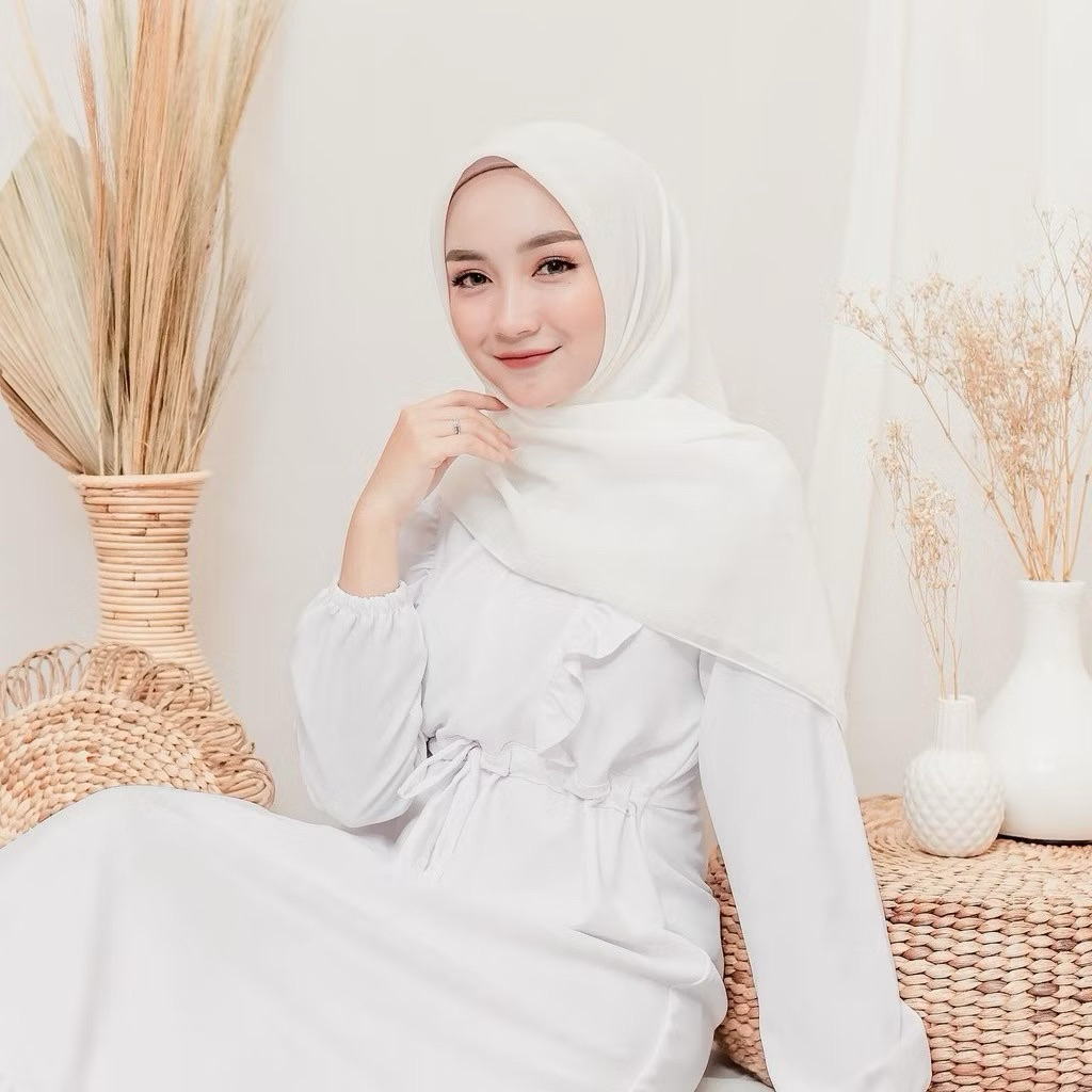 BELLA SQUARE Hijab Jilbab Segi Empat warna Putih tulang | Broken white