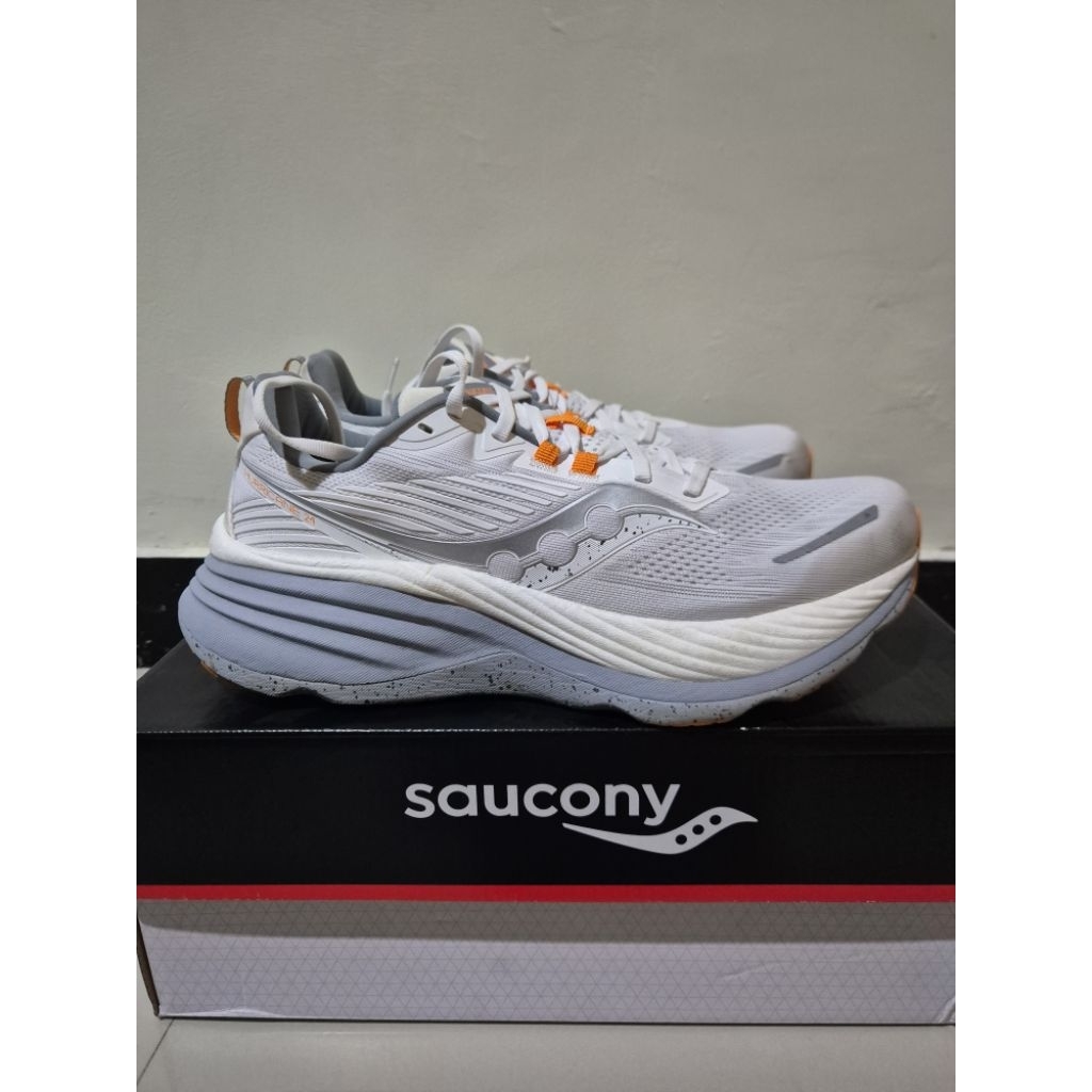 SAUCONY HURRICANE 34 MEN SIZE 44 USED