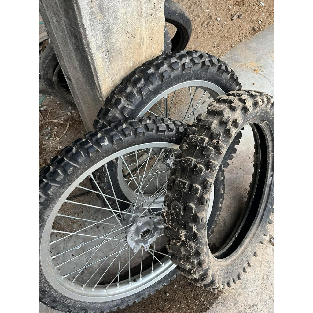 Roda copotan crf dan ban corsa ring 18