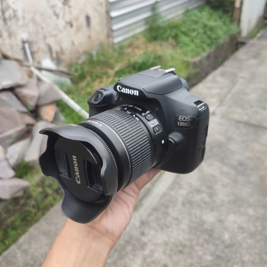 DSLR Canon 1300D