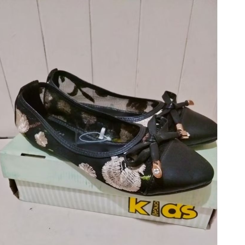 Sepatu flat anak Yongkids