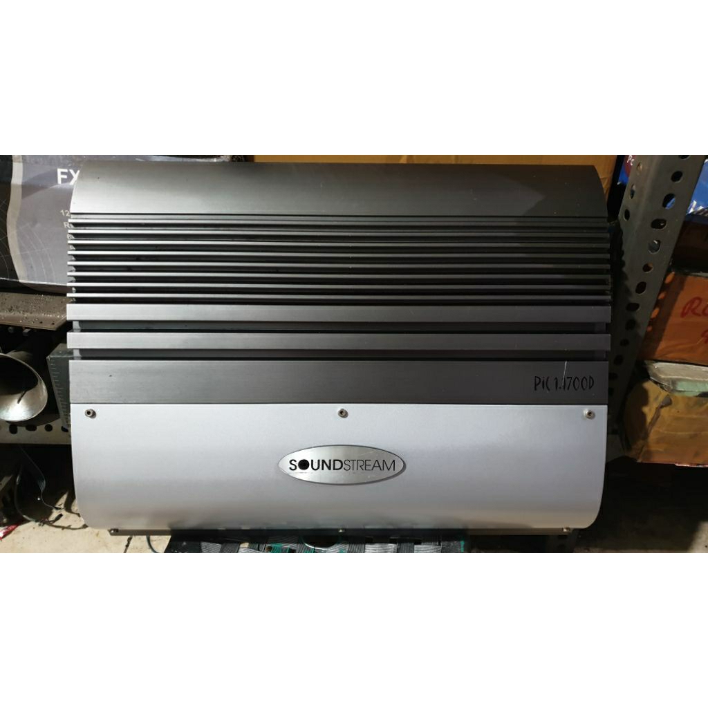 power monoblock mobil class D made in u.s.a soundstream pic1.1700D second normal siap pakai