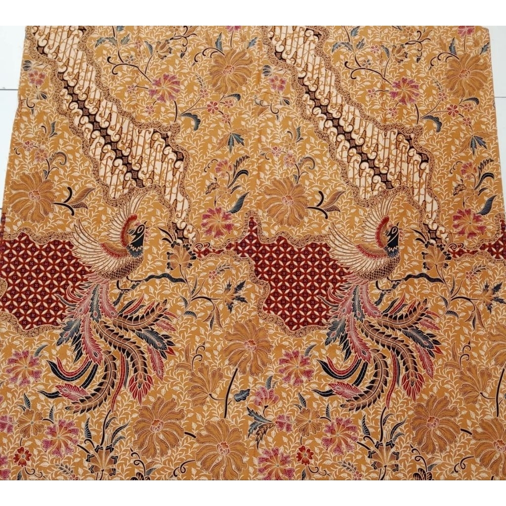 Kain Batik Cabut Motif Burung Merak