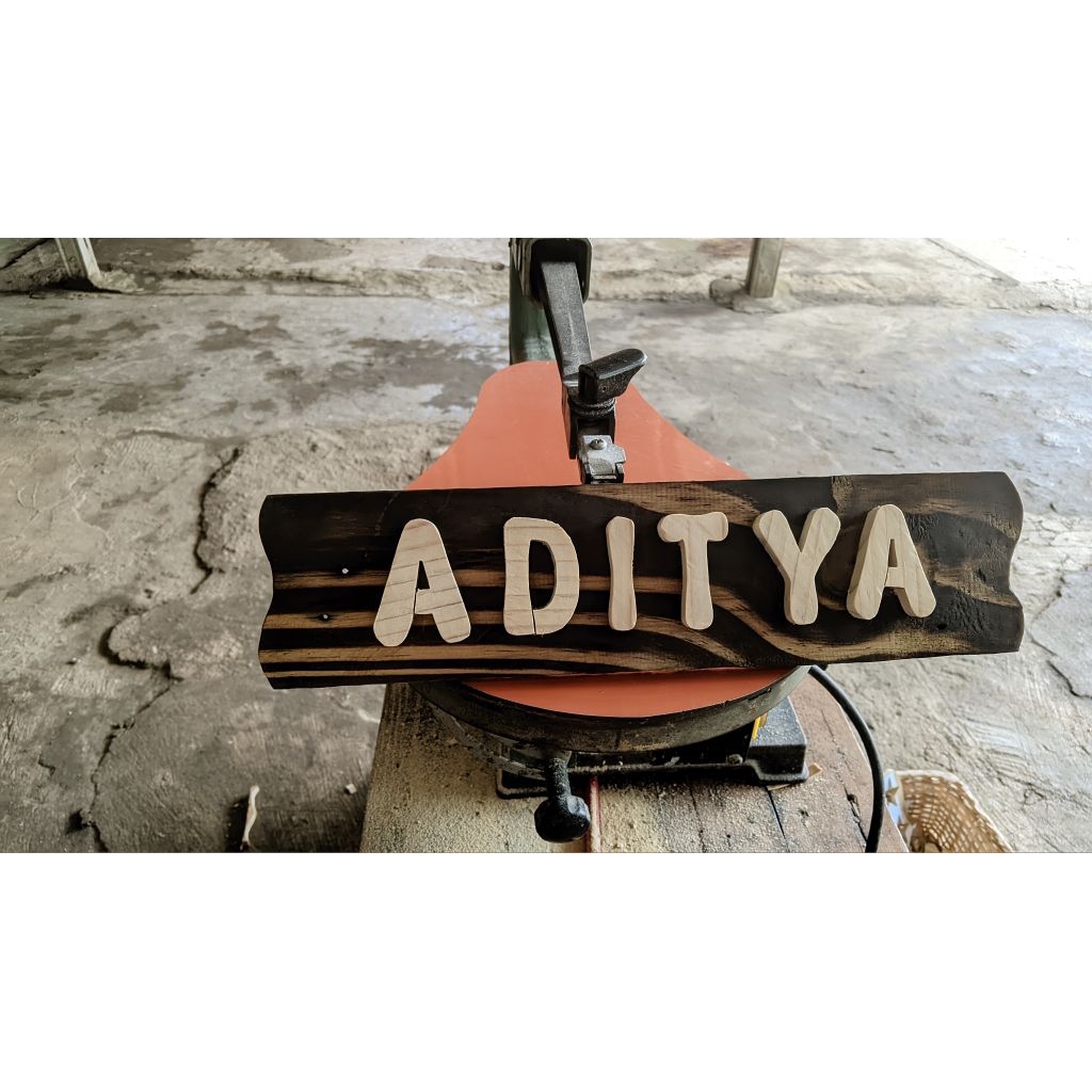 papan nama/huruf timbul kayu jati belanda