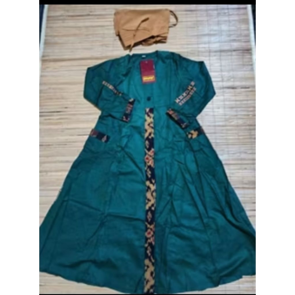 DANNIS ANAK PEREMPUAN SALE