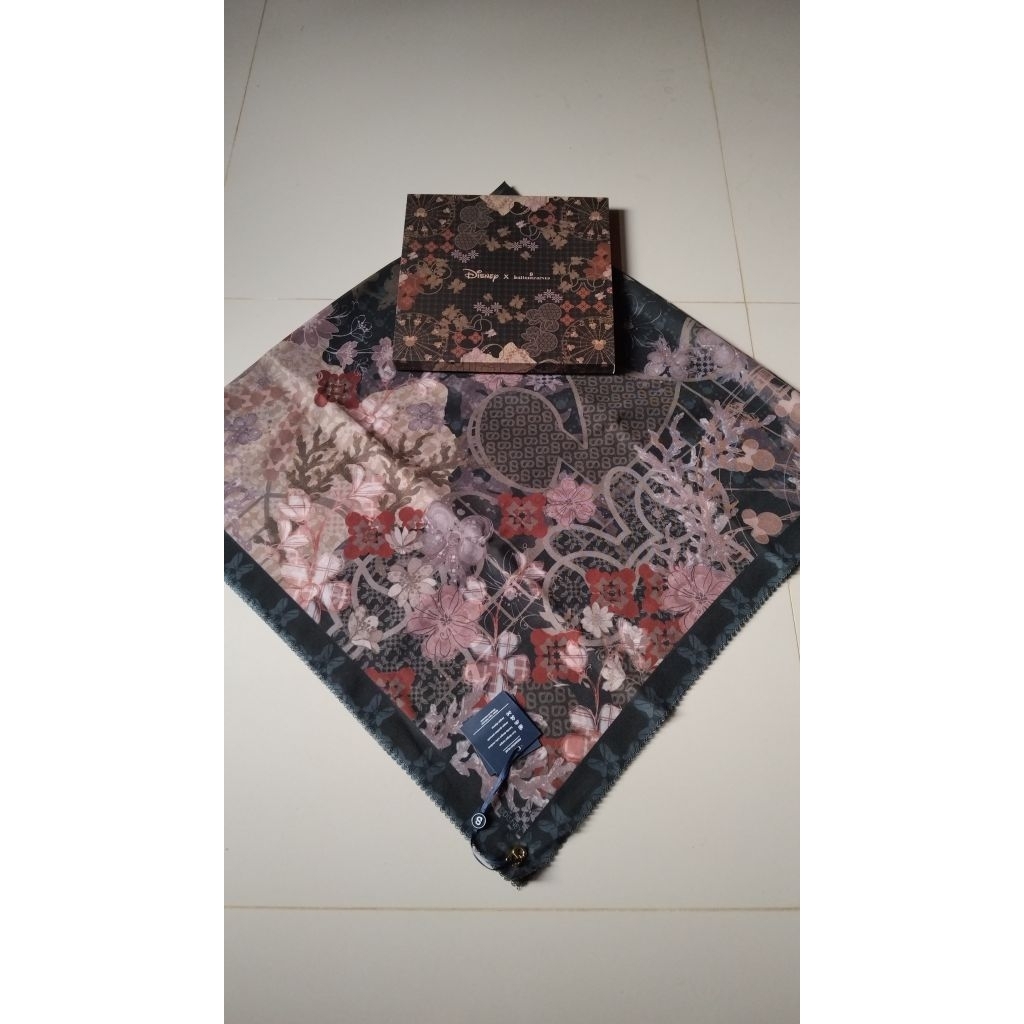 TDP the dream park series buttonscarves