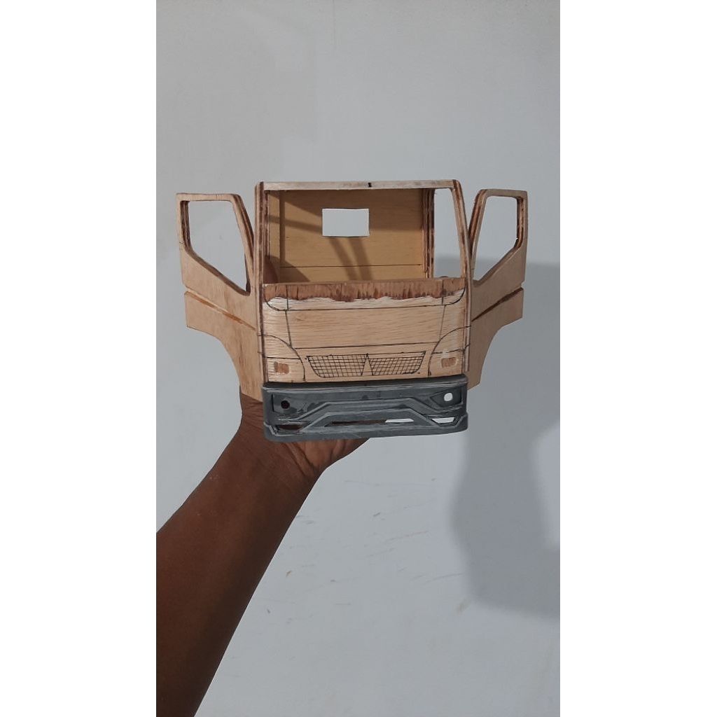 miniatur truk mentahan, Kabin miniatur truk canter skala 14