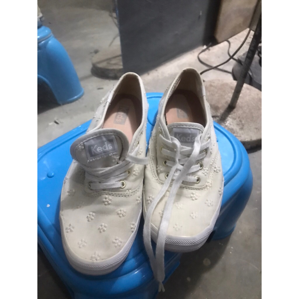 Sepatu Keds Preloved Size 37 insole 23