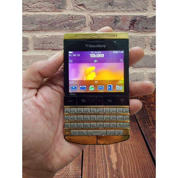 Blackberry Porsche P9981 HP Jadul Kelas atas pada masanya