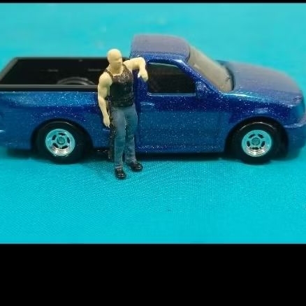 figure  Skala 1:64 Dominic Toretto, Cocok untuk Koleksi Diecast