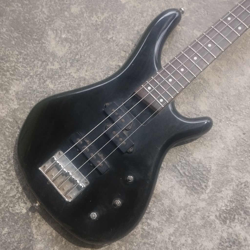 GITAR BASS ORIGINAL ELEKTRIK SECOND KONDISI NORMAL