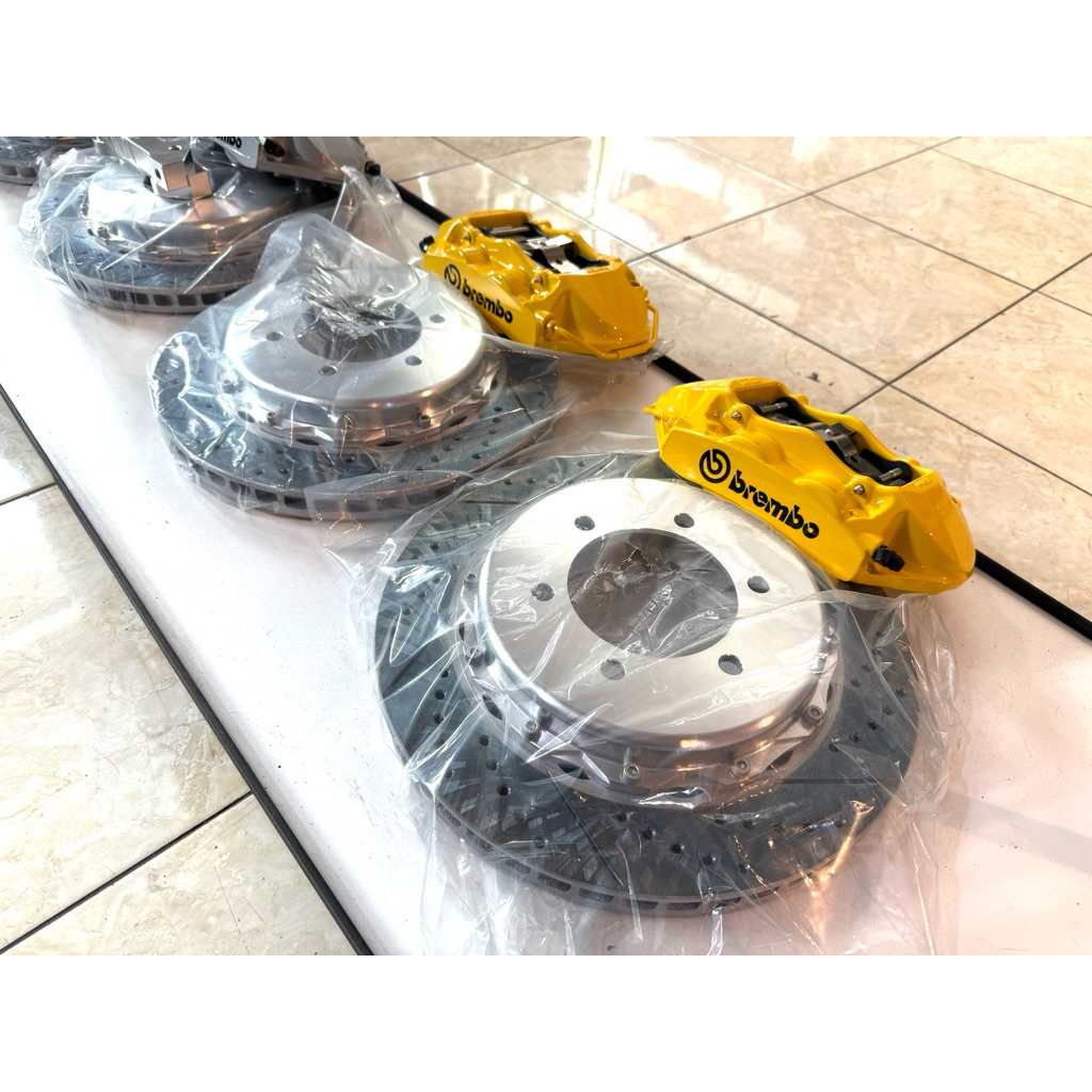 Big Brake Kit BBK Brembo CTSV 6 Pot Fortuner Pajero Belakang