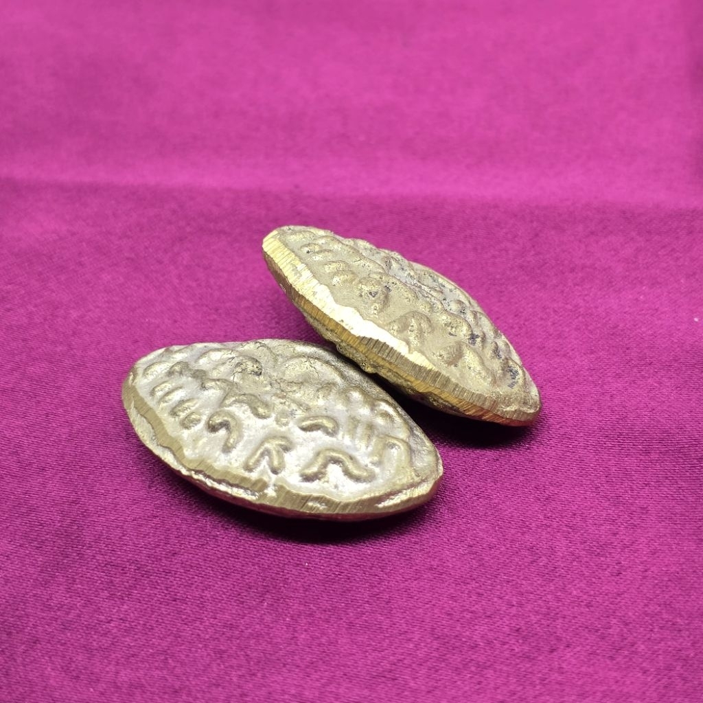 BATU KERANG / BATU KIJING DARI KUNINGAN