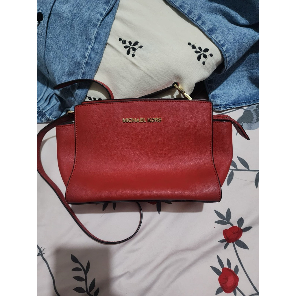 Tas MK Merah Selempang
