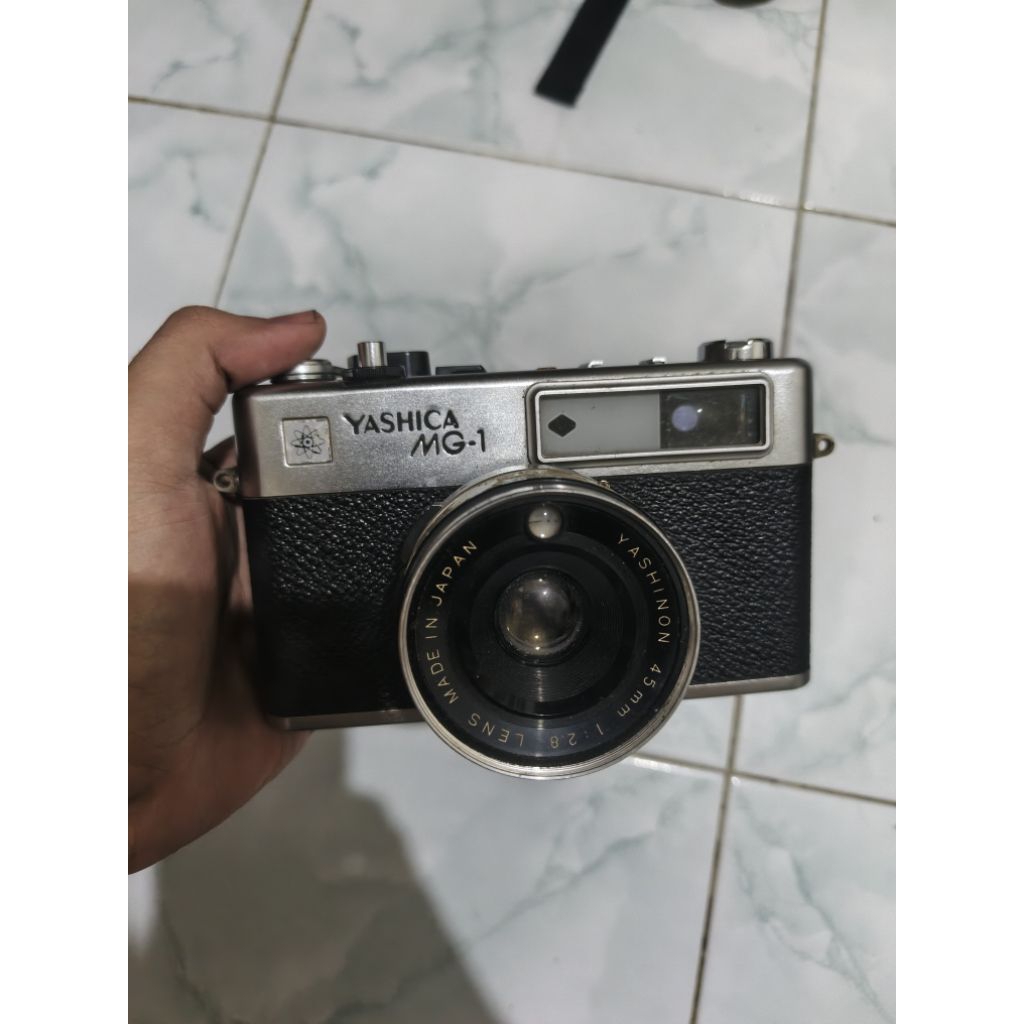 Yashica MG-1